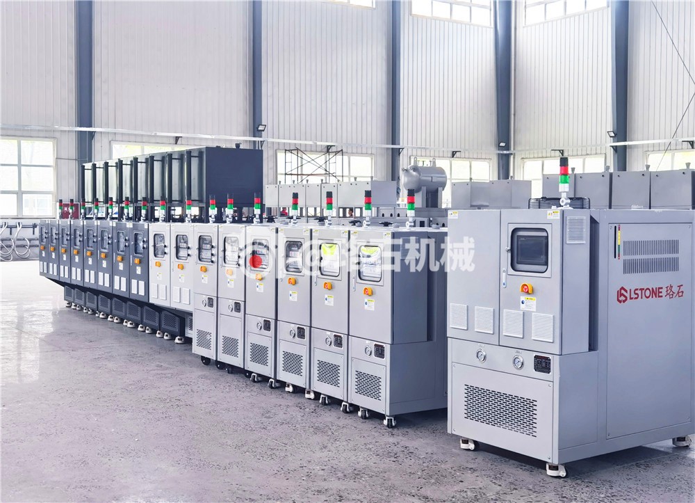 油式模溫機(jī)發(fā)貨（重慶）_副本