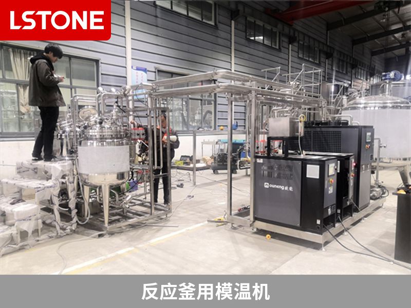 反應(yīng)釜用模溫機(jī)2 反應(yīng)釜用模溫機(jī)2