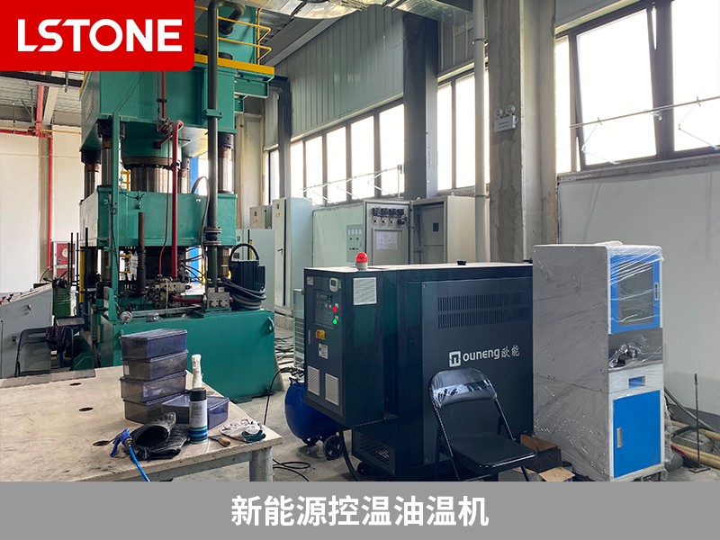 新能源控溫油溫機2