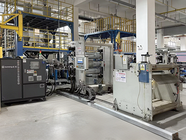 太陽(yáng)能薄膜模溫機(jī)2